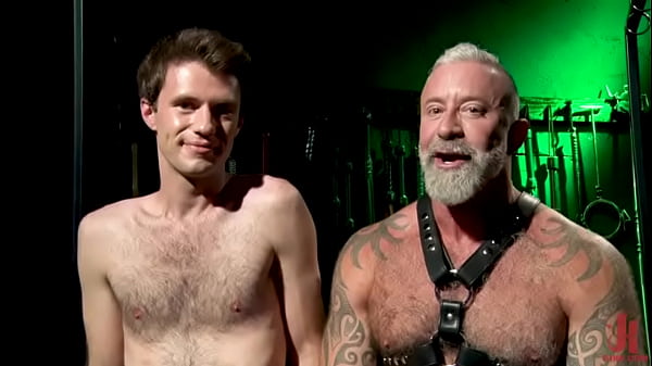 mec soumis en bdsm donne son cul pour se décharger – Lance Charger & Maxx Monroe