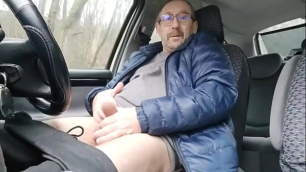 Дрочка в машине