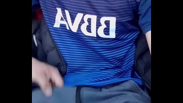 El entrenador me pajea despues del partido